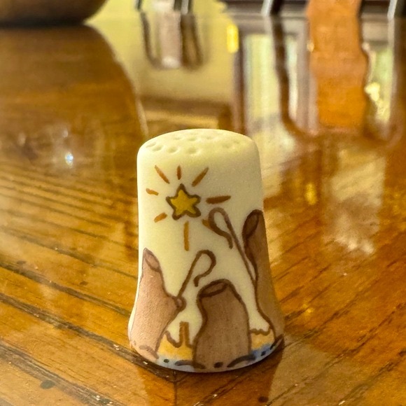 “The Three Wisemen” Thimble - Signed by C. Stines - Picture 1 of 7